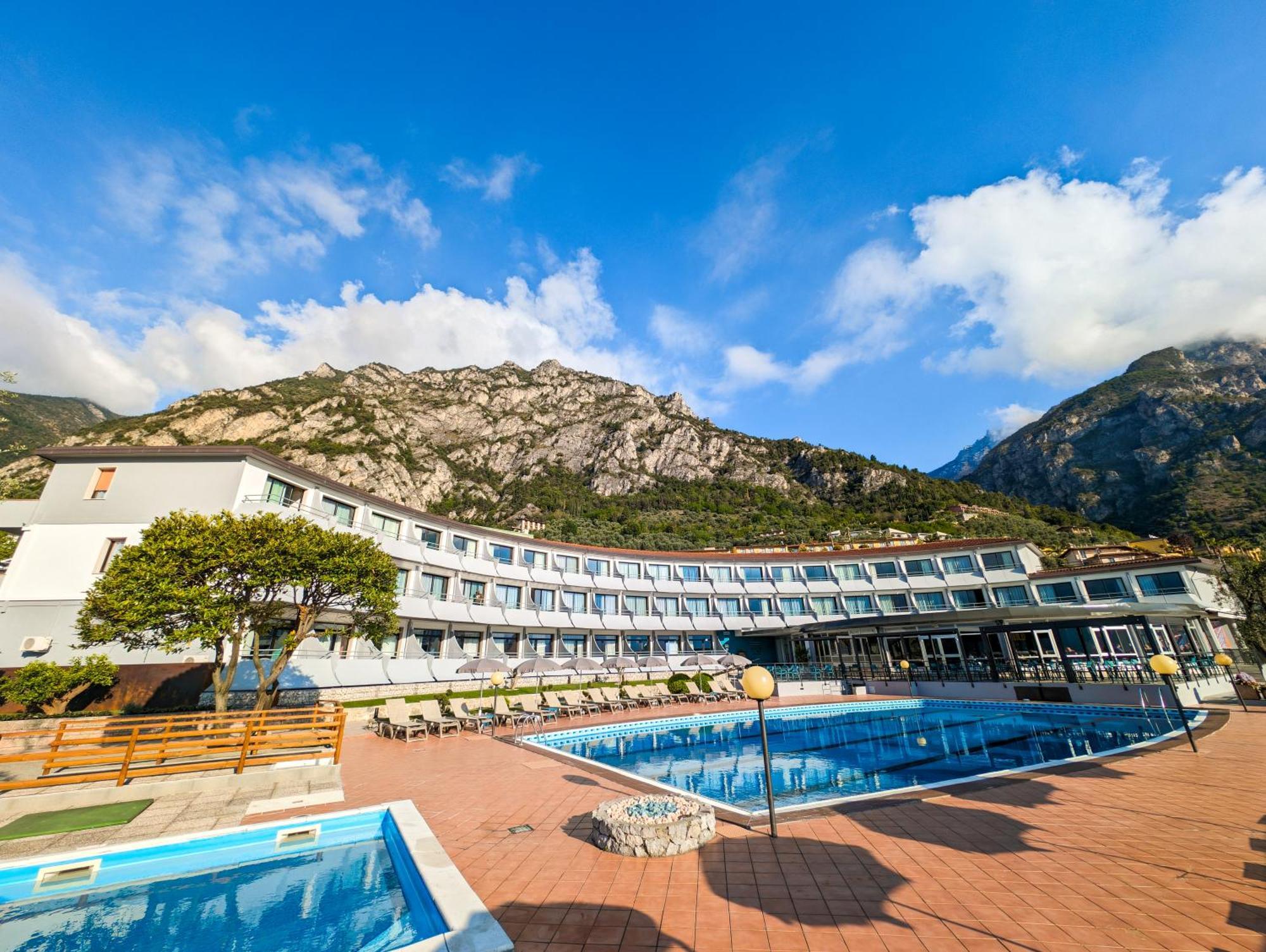 Aria Life Hotel Limone sul Garda Luaran gambar